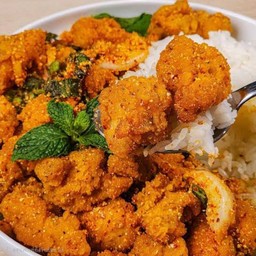 ข้าวยำไก่ป็อปแซ่บ