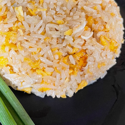 ข้าวผัดไก่ชิ้นสมรส - อิ่มคุ้มกินเพลิน