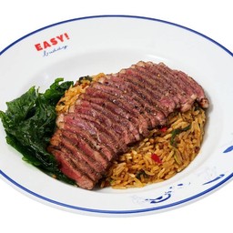 ข้าวผัดกะเพราเนื้อคั่วและเนื้อออสเตรเลี่ยนวากิวพิคานย่า