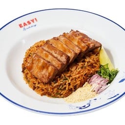 ข้าวผัดแจ่วเนื้อคั่วและลิ้นวัวย่าง