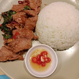 ข้าวกระเพราเนื้อ