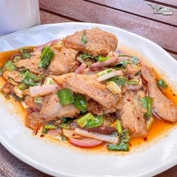หมูน้ำตก