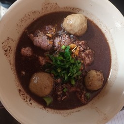 เกาเหลาเนื้อสดลูกชิ้น