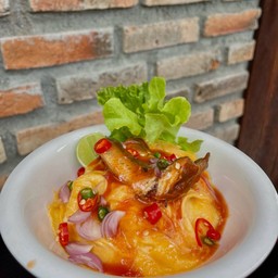 ข้าวไข่ข้น หน้า ยำปลากระป๋อง