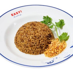 ข้าวผัดกระเทียมพริกไทยเนื้อคั่ว