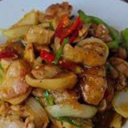 ไก่ผัดน้ำพริกเผาเป็นกับข้าว