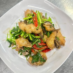 ปลากะพงผัดใบขึ้นฉ่าย(กับข้าว)