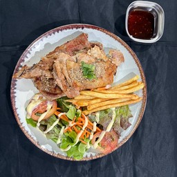 สเต็กหมูย่างน้ำจิ้มแจ่ว + หมูพริกไทยดำ