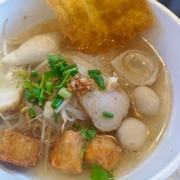 เกาเหลาลูกชิ้นปลา