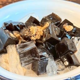 เฉาก๊วยนมสด