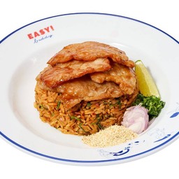 ข้าวผัดแจ่วหมูคั่วและหมูหมัก