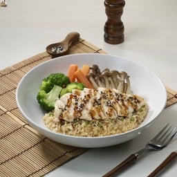สเต็กไก่ย่างเทอริยากิ ข้าวผัดกระเทียม