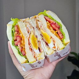 แซนวิชไข่ดาว+เบคอน+ปูอัด