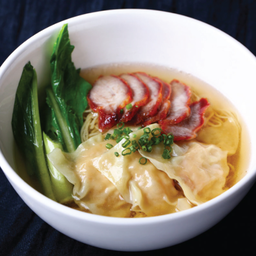 บะหมี่เกี๊ยวกุ้ง +หมูแดง(Shrimp Wonton Noodles + Roast Pork)
