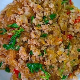 กระเพราวุ้นเส้น