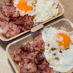 ข้าวราด สแครปเบรคฟัสต์สตริป + ไข่ดาว