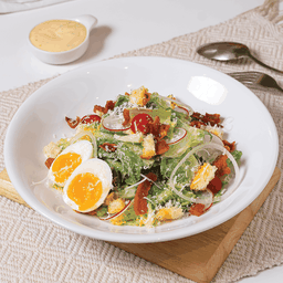 ซีซาร์สลัด (เบคอน ผักรวม)