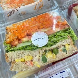 แซนวิช ปูอัด+ไข่กุ้ง+ผัก+ทูน่า