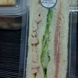 เเซนวิชเเฮม+ไส้กรอก