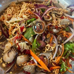 ตำมาม่าหอยแครง