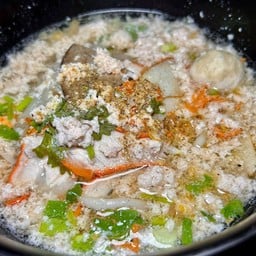 ก๋วยเตี๋ยวหมูหน้าโดม