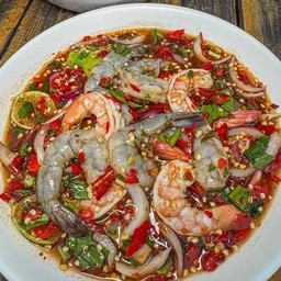 ยำกุ้งสดหรือยำกุ้งสุกหรือผสมได้