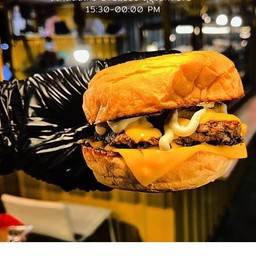 เบอร์เกอร์เนื้อดับเบิ้ลชีส