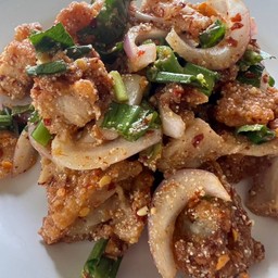 ยำไก่แซ่บ