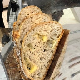 (Full)Cheese N’ Herbs Sourdough