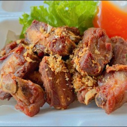 ซี่โครงหมูทอดกระเทียม