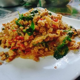 กระเพราวุ้นเส้นหมูสับ