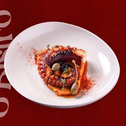 Grilled Octopus with Smoked Spicy Mashed Potatos