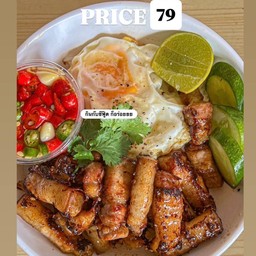 ข้าวหน้า 3ชั้นกะเทียม