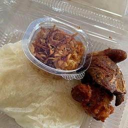 ข้าวเหนียวเครื่องในทอด