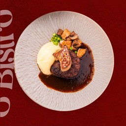 Australian Tenderloin Rossini with Foie Gras, Mashed Potatos, Seared Mushrooms, and Truffle Red Wine Sauce