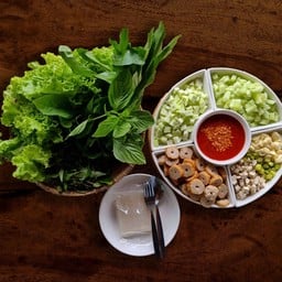 แดงแหนมเนือง 5 ไม้ พร้อมทาน