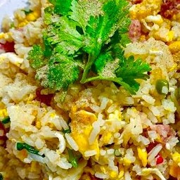 ข้าวผัดแหนม