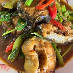 เครื่องแกงปลาดุกราดข้าว