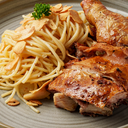 พาสต้า - ซอสกระเทียมไก่ย่าง