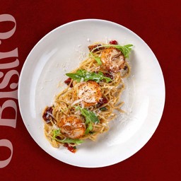 Spaghetti Aglio Olio Peperoncino with Seared Hokkaido Scallops