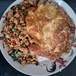 กระเพราหมูสับไข่เจียว 1ฟอง