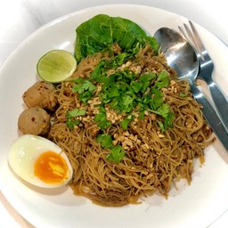 ก๋วยเตี๋ยวคลุกแห้ง(มีน้ำซุปให้)