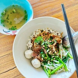 ก๋วยเตี๋ยวนายใหม่ บ้านคลอง