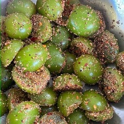 องุ่นไซมัสคัสคลุกพริกเกลือ