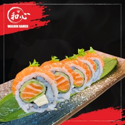 โรลปลาแซลมอนและชีส