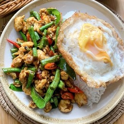 ข้าวผัดเครื่องแกง