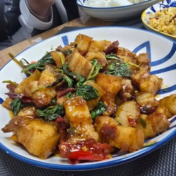 กะเพรา+ไข่ดาว