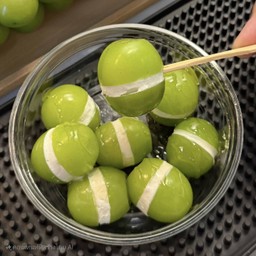 องุ่นไซมัสสอดไส้กรีกโยเกิร์ต แถมฟรีน้ำผึ้ง