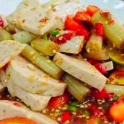 เหลาไก่ยอ