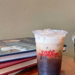 คาเฟ่อูเล่Cafe Au Lait